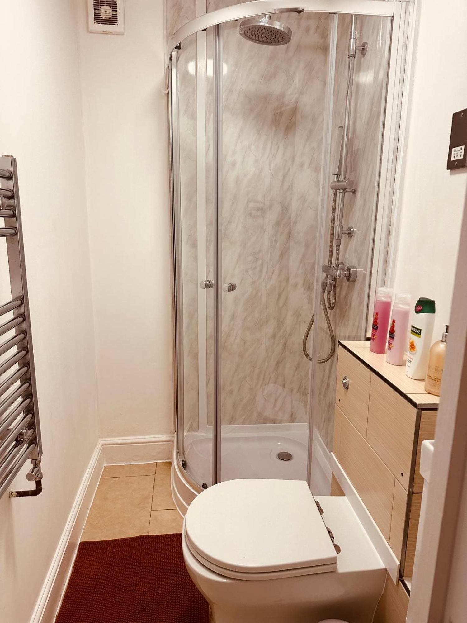 Stunning One Bedroom Studio Flat Лондон Экстерьер фото